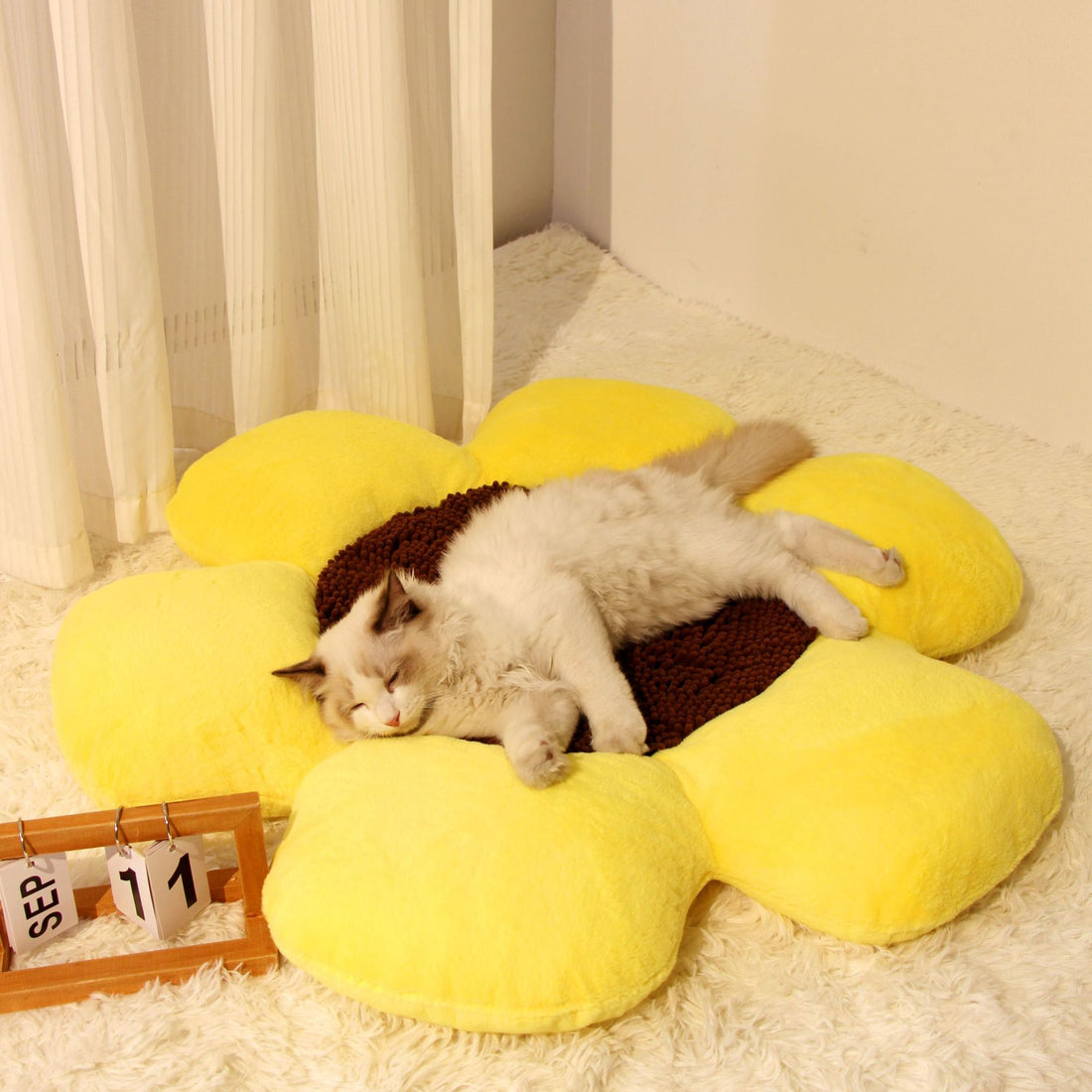 Round Plush Small Animal Nest for All Seasons