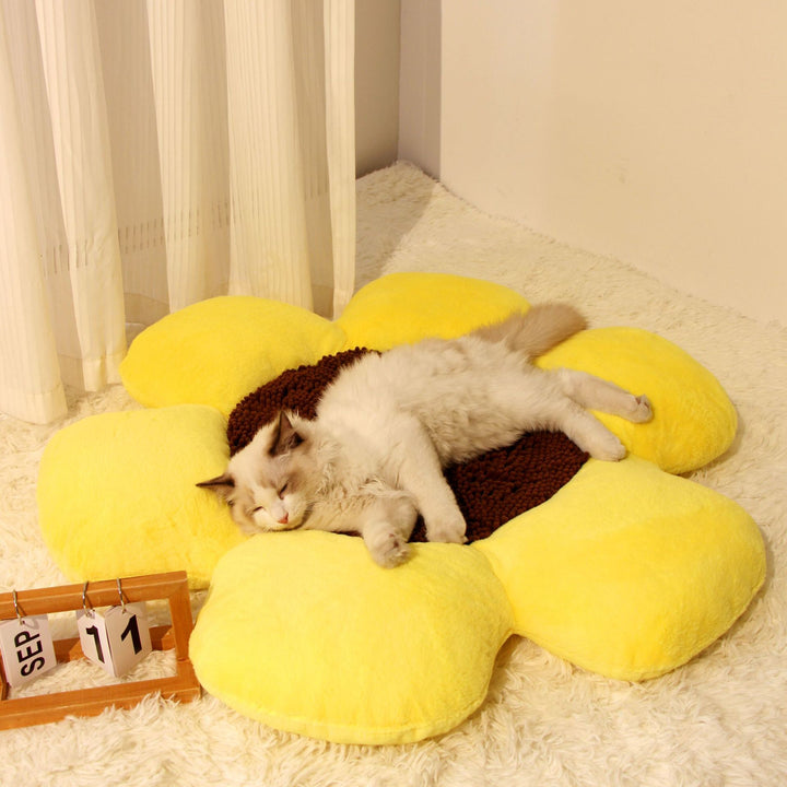 Round Plush Small Animal Nest for All Seasons