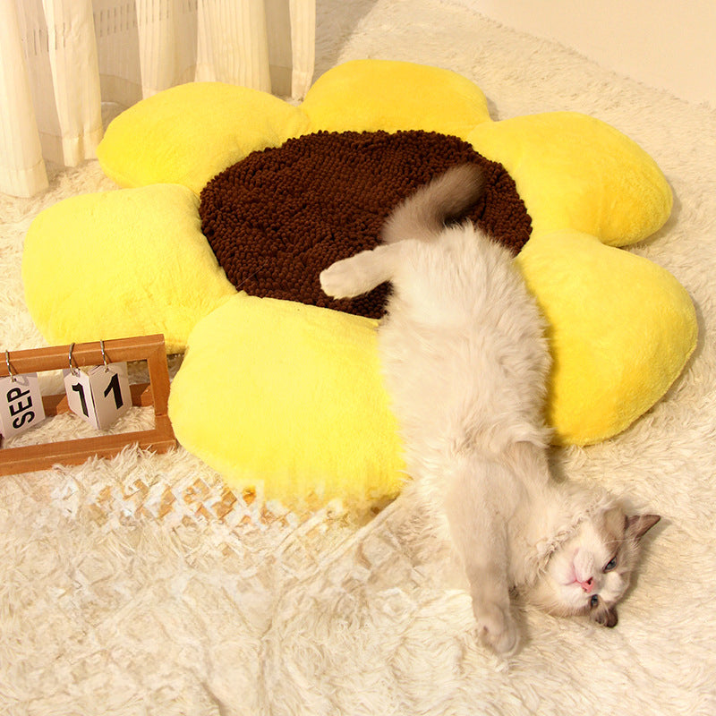 Round Plush Small Animal Nest for All Seasons